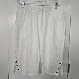 Womens White Long Shorts XL With Pockets